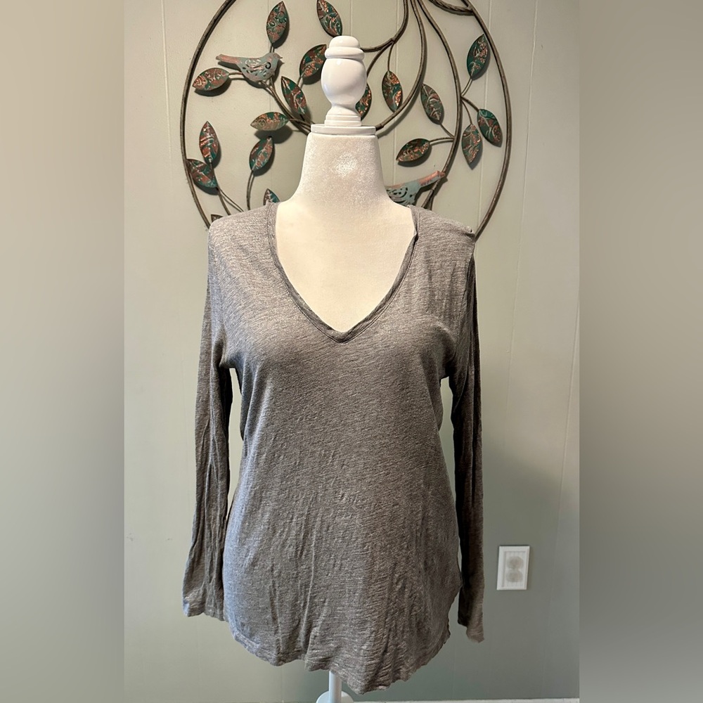 Gray V-Neck Long Sleeve Top